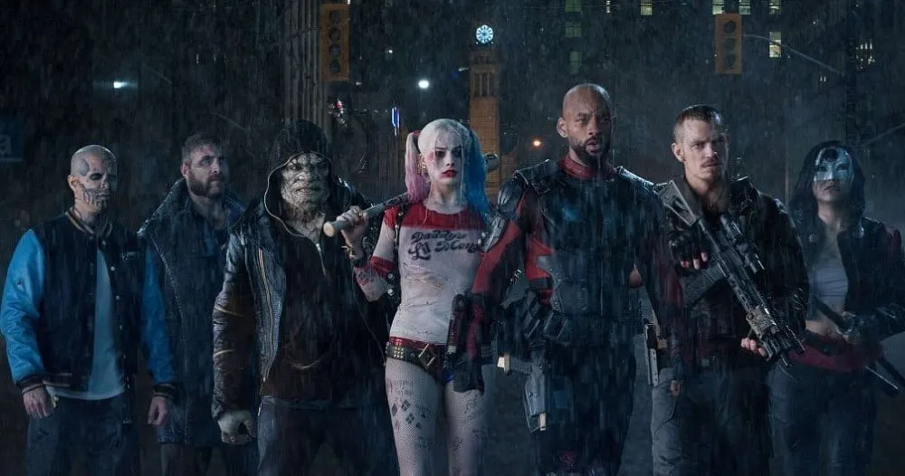Suicide Squad  Açılışını  8.1 Milyon Dolar ile yaptı .