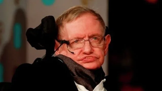 Ünlü Fizikçi Stephen Hawking'den Uzaylılarla İlgili İddia!